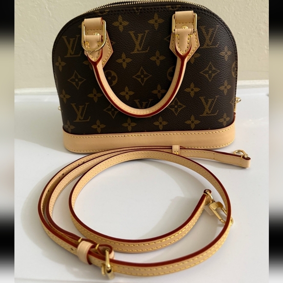 Louis Vuitton Alma MONOGRAM BB Bag/ New/ Comes With COA/MICROCHIPPED! - Picture 1 of 12